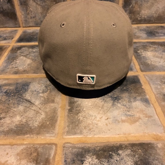 Seattle Mariners new era fitted hat size 7 - Picture 3 of 6